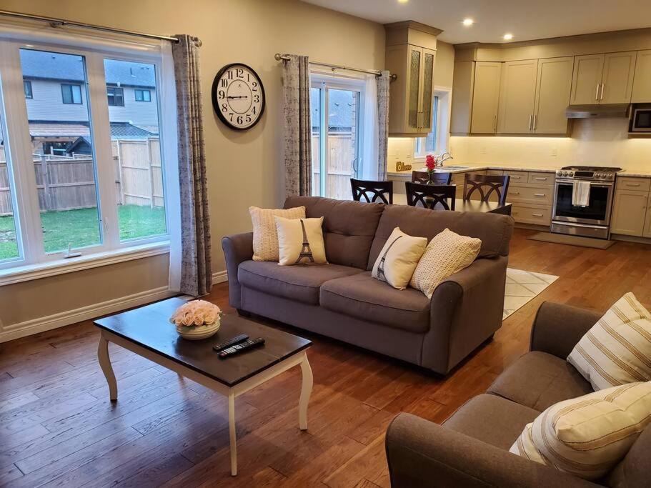 Villa 4 Bd Family Retreat Stratford Exterior foto