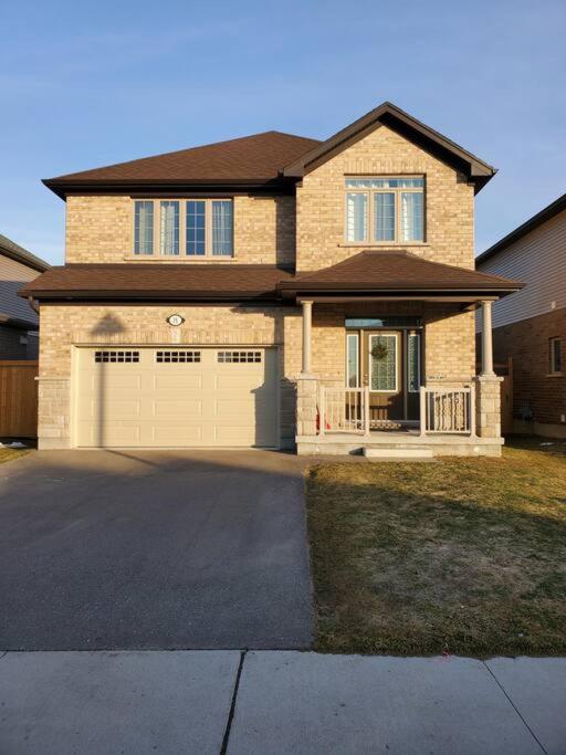 Villa 4 Bd Family Retreat Stratford Exterior foto
